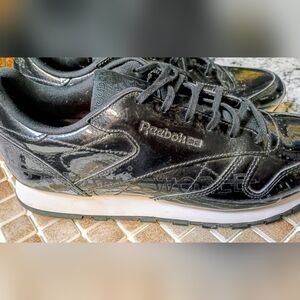 Reebok Classics ITS A MANS WORLD (crossed out! 😁) Womens Size 9.5 Black Patent